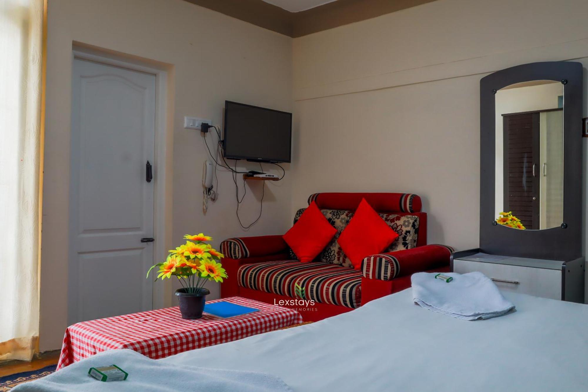 Vijaya Deepa Guest House By Lexstays Кунур Экстерьер фото